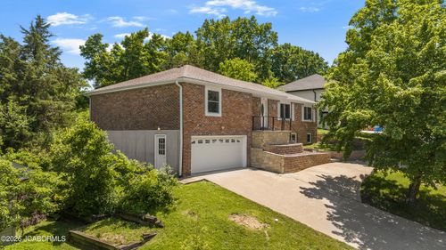 921 Jason Road, Jefferson City, MO, 65109 | Card Image