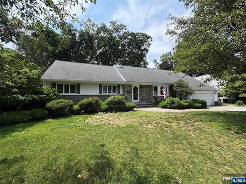 31 Congress Rd, Emerson, NJ, 07630-1411 | Card Image