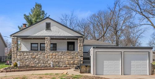 100 Anchor Dr, Lake Tapawingo, MO, 64015-9651 | Card Image