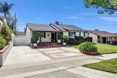 736 Uclan, Burbank, CA, 91504 | Card Image