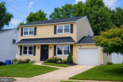 23 Wellington Pl, BURLINGTON, NJ, 08016-3329 | Card Image
