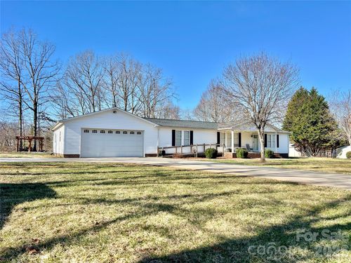 214 Heritage Cir, Taylorsville, NC, 28681-3508 | Card Image