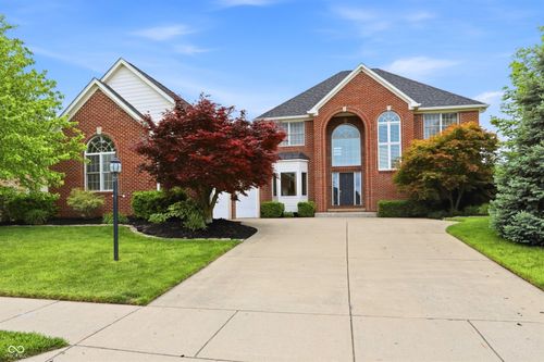 11154 Turfgrass Way, Indianapolis, IN, 46236-8321 | Card Image