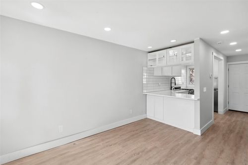 311-49 Canoe Place Rd, Southampton, NY, 11968 | Card Image