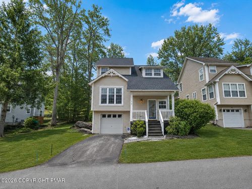 212 Hawthorne Village Ct, East Stroudsburg, PA, 18302-6679 | Card Image