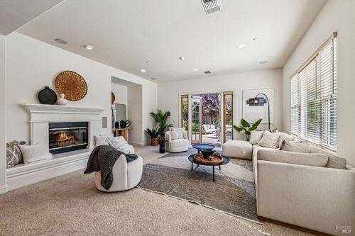 1220 Brockman Ln, Sonoma, CA, 95476 | Card Image