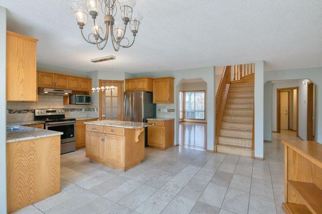 206 Valley Glen Bay Nw, Home with 4 bedrooms, 3 bathrooms and 4 parking in Calgary AB | Image 10