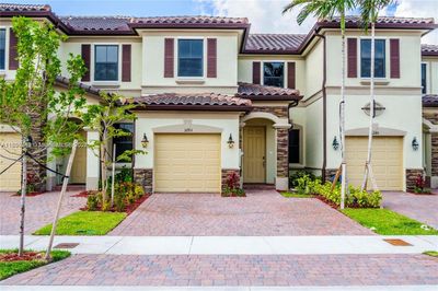 3293 W 94th Ter, Townhouse with 3 bedrooms, 2 bathrooms and null parking in Hialeah FL | Image 1