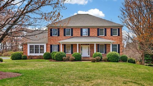 5 Trace Dr, STAUNTON, VA, 24401-5308 | Card Image