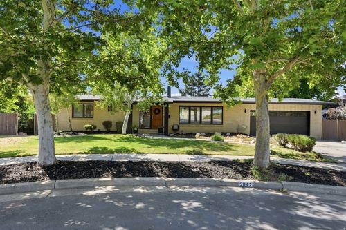 5842 S Fontaine Bleu Cir, Murray, UT, 84121-1818 | Card Image