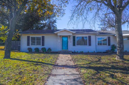 529 N Stewart St, Jacksboro, TX, 76458-1219 | Card Image