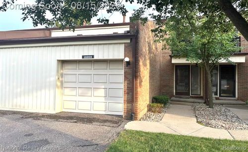 18268 University Park Dr, Livonia, MI, 48152-2626 | Card Image