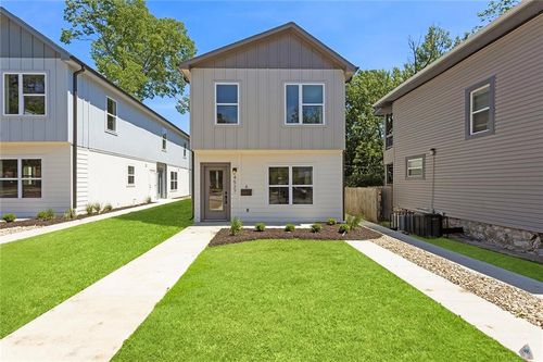 a-4527 Forest Ave, Kansas City, MO, 64110-1743 | Card Image