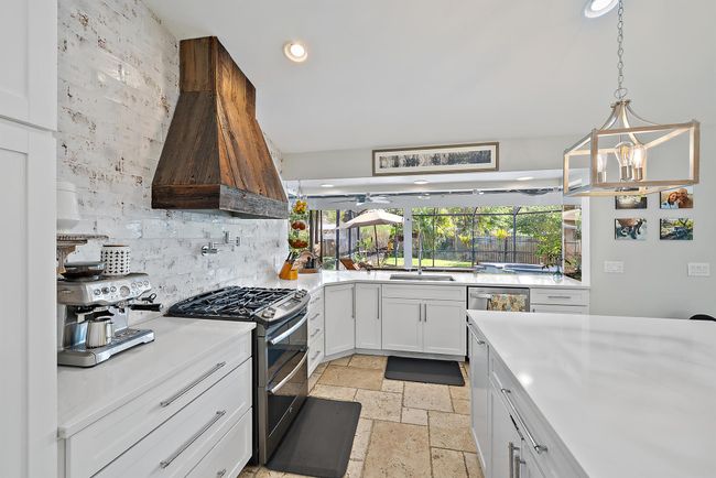 556 Sw Rustic Cir, House other with 3 bedrooms, 2 bathrooms and null parking in Stuart FL | Image 19