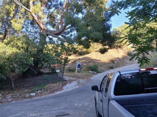 9739 Oak Bend Dr, Tujunga, CA, 91042 | Card Image