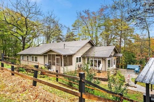 106 Settawig Rd, Brasstown, NC, 28902-9727 | Card Image