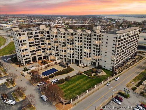 apt-406-1 Riverpointe Plz, Jeffersonville, IN, 47130-3201 | Card Image