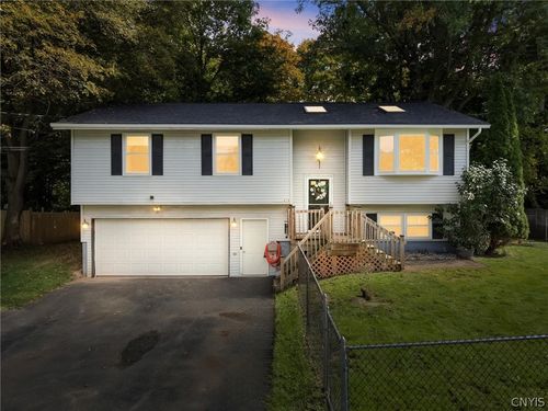 215 Birchwood Boulevard, Van Buren, NY, 13027 | Card Image