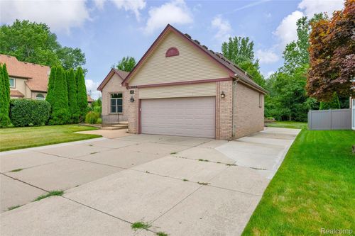 34276 Cherry Hill Ln, Chesterfield, MI, 48047-4184 | Card Image