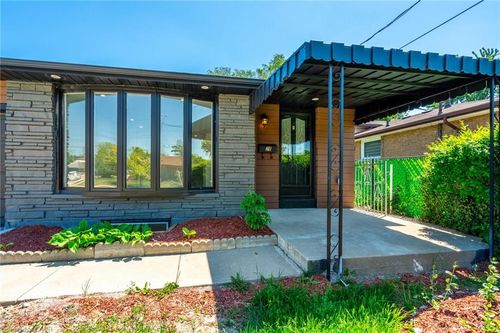 2-29 Northgate Dr, Hamilton, ON, L8T2Y8 | Card Image