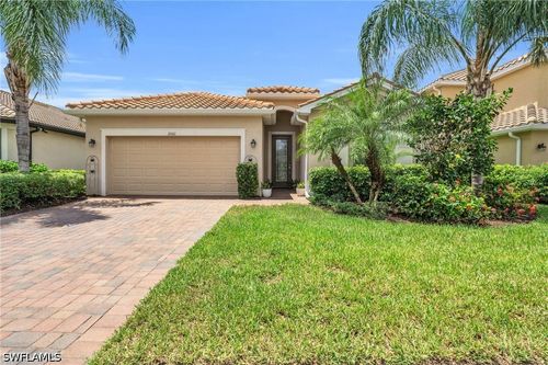 2061 Hamlin St, NAPLES, FL, 34120-5323 | Card Image