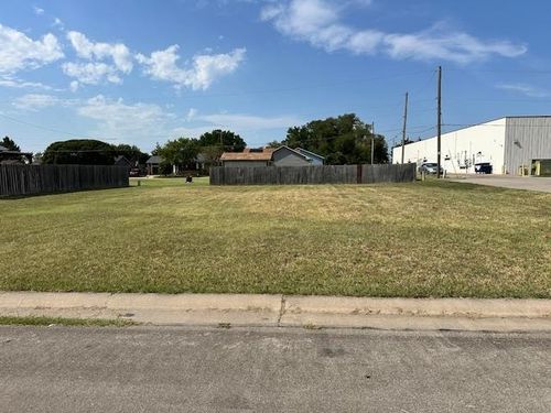 416 Hickory Lane, Maize, KS, 67101 | Card Image