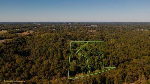 3575 Tyree Springs Rd, Hendersonville, TN, 37075-8426 | Card Image