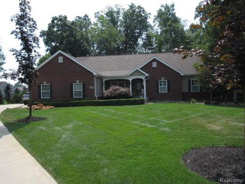 7876 Donegal Ct, Fenton, MI, 48430-4808 | Card Image
