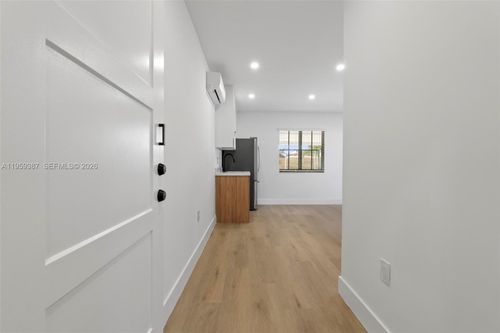 2-1060 Nw 35th Ct, Miami, FL, 33125 | Card Image