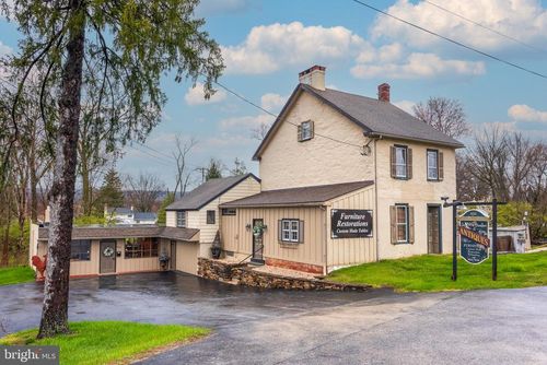 431 E Lincoln Hwy, EXTON, PA, 19341-2732 | Card Image