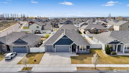 4705 W Merlin St, Moses Lake, WA, 98837-8869 | Card Image