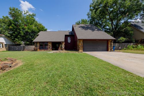 6243 S 87th East Ave, Tulsa, OK, 74133-1324 | Card Image