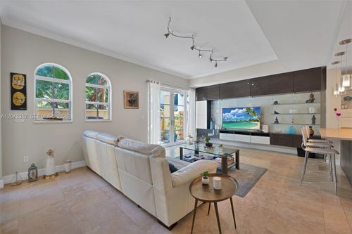 18345-18345 Ne 30th Pl, Aventura, FL, 33160-5218 | Card Image