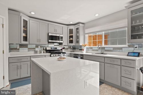 15725 Marbury Heights Way, DUMFRIES, VA, 22025-1280 | Card Image