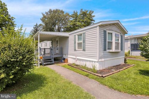 327 Hampshire Ave, READING, PA, 19606-3759 | Card Image
