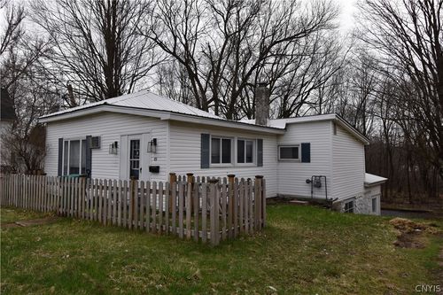 89 Bridge St, Carthage, NY, 13619-1301 | Card Image