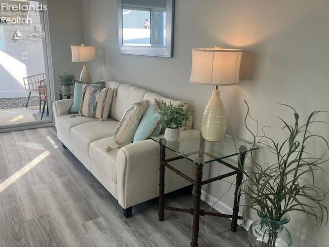 5011 Coventry Cir, Condo with 2 bedrooms, 2 bathrooms and 2 parking in Huron OH | Image 4