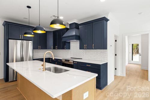 1800 Vinton St, Charlotte, NC, 28216-5059 | Card Image