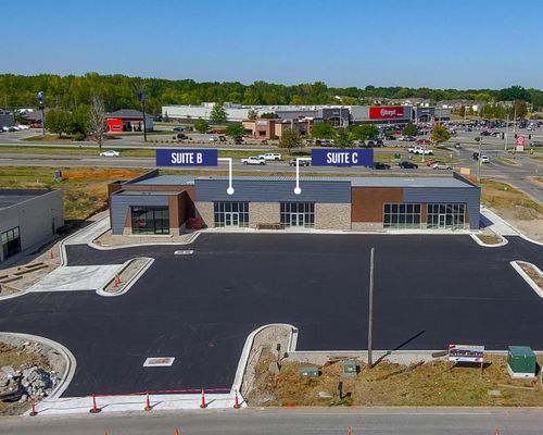 c-2775 Crossroads Blvd, Waterloo, IA, 50702-4409 | Card Image