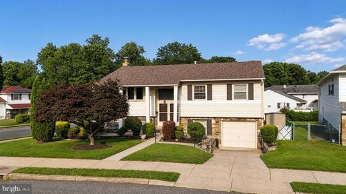 9745 Portis Rd, PHILADELPHIA, PA, 19115-1904 | Card Image