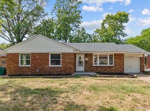 1118 Dunford Dr, Saint Louis, MO, 63137-1716 | Card Image