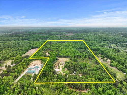 8875 N Lakola Rd, Tustin, MI, 49688-9615 | Card Image