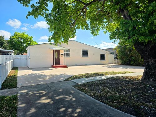 210 E 59th St, Hialeah, FL, 33013-1254 | Card Image