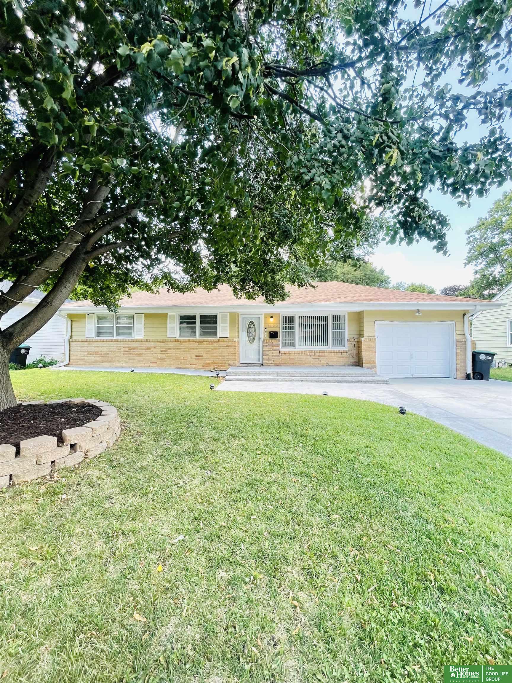 56th St, Omaha, NE 68104