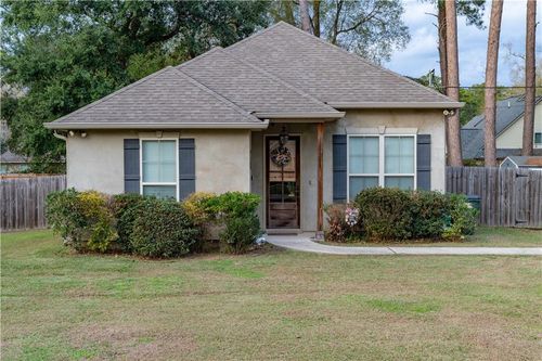 28 Hester St, Madisonville, LA, 70447-9740 | Card Image