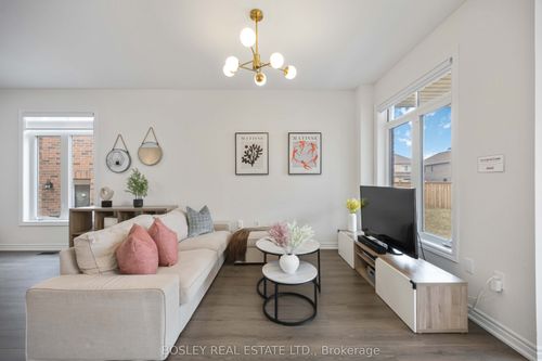 29 Ferragine Cres, Bradford, ON, L3Z4J9 | Card Image