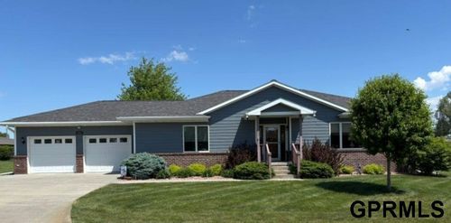 808 1st St, Dodge, NE, 68633-3558 | Card Image