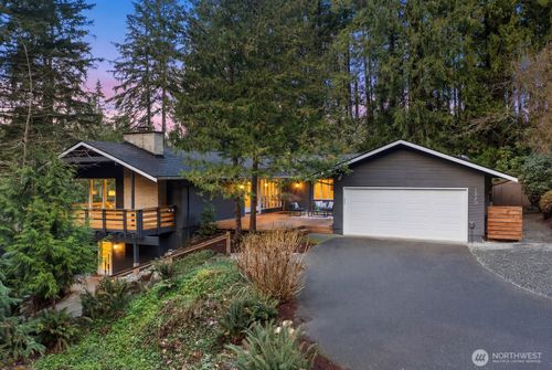 1520 Sycamore Dr Se, Issaquah, WA, 98027-4805 | Card Image