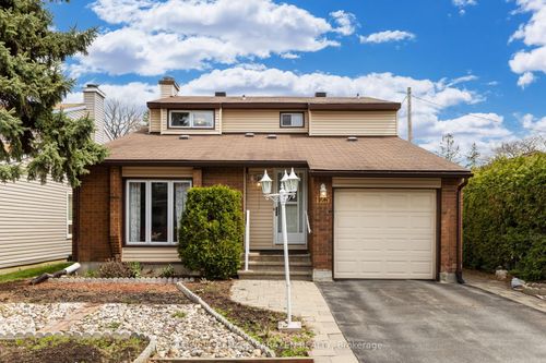 125 Lanark Ave, House with 4 bedrooms, 3 bathrooms and 1 parking in Ottawa ON | Card Image
