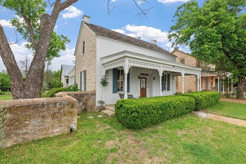 209 W San Antonio St, Fredericksburg, TX, 78624-3741 | Card Image
